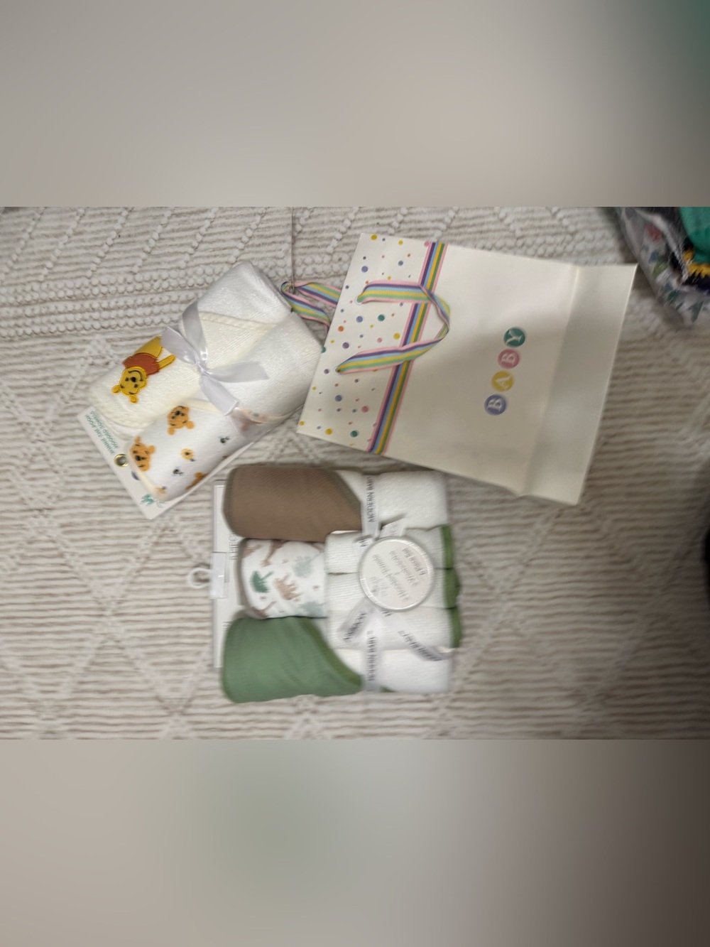 gift baby shower, towels, bag, Winnie Pooh